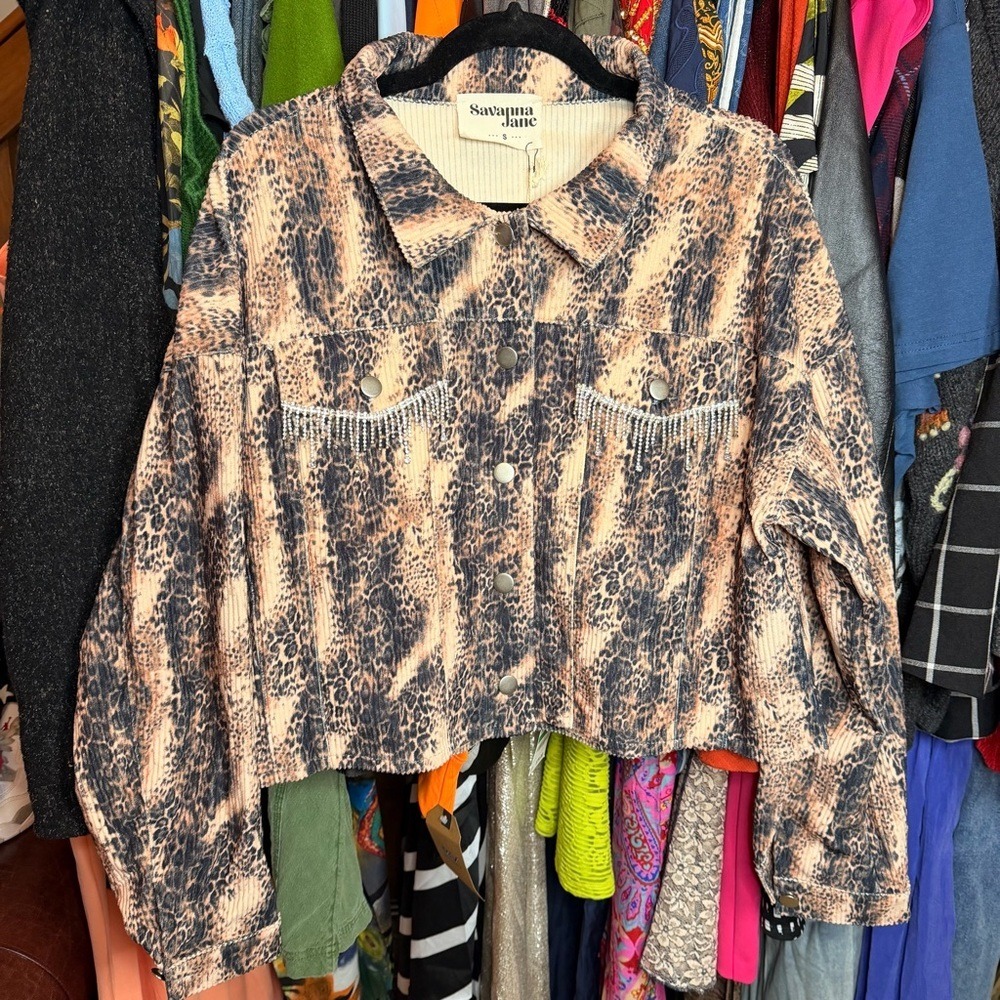 #98 SAVANNA JANE Semi Cropped Leopard Print Fringe Jacket sizes small‎